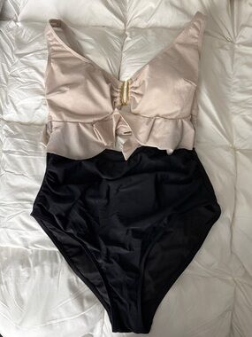 Two-Tone Ruffle One-Piece Swimsuit in Beige and Black